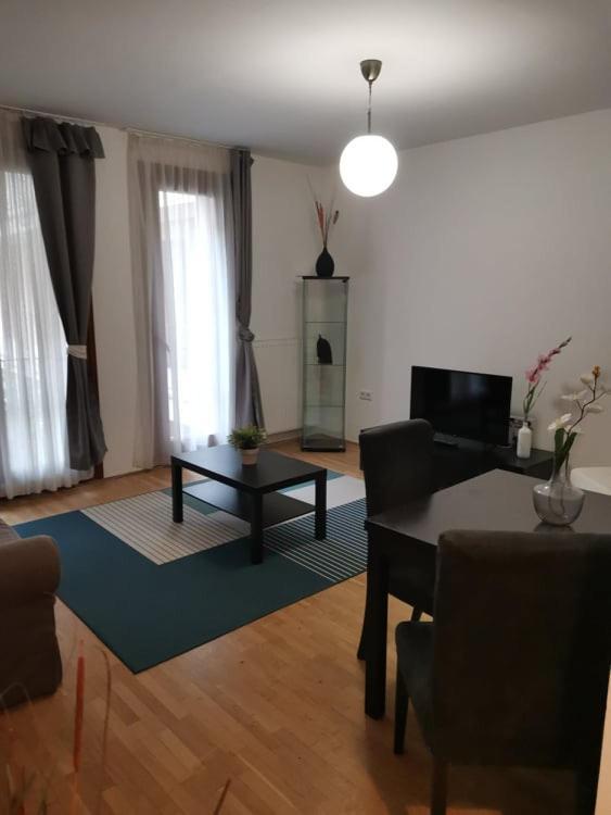 Hi Downtown Apartment K9 Budapest Esterno foto